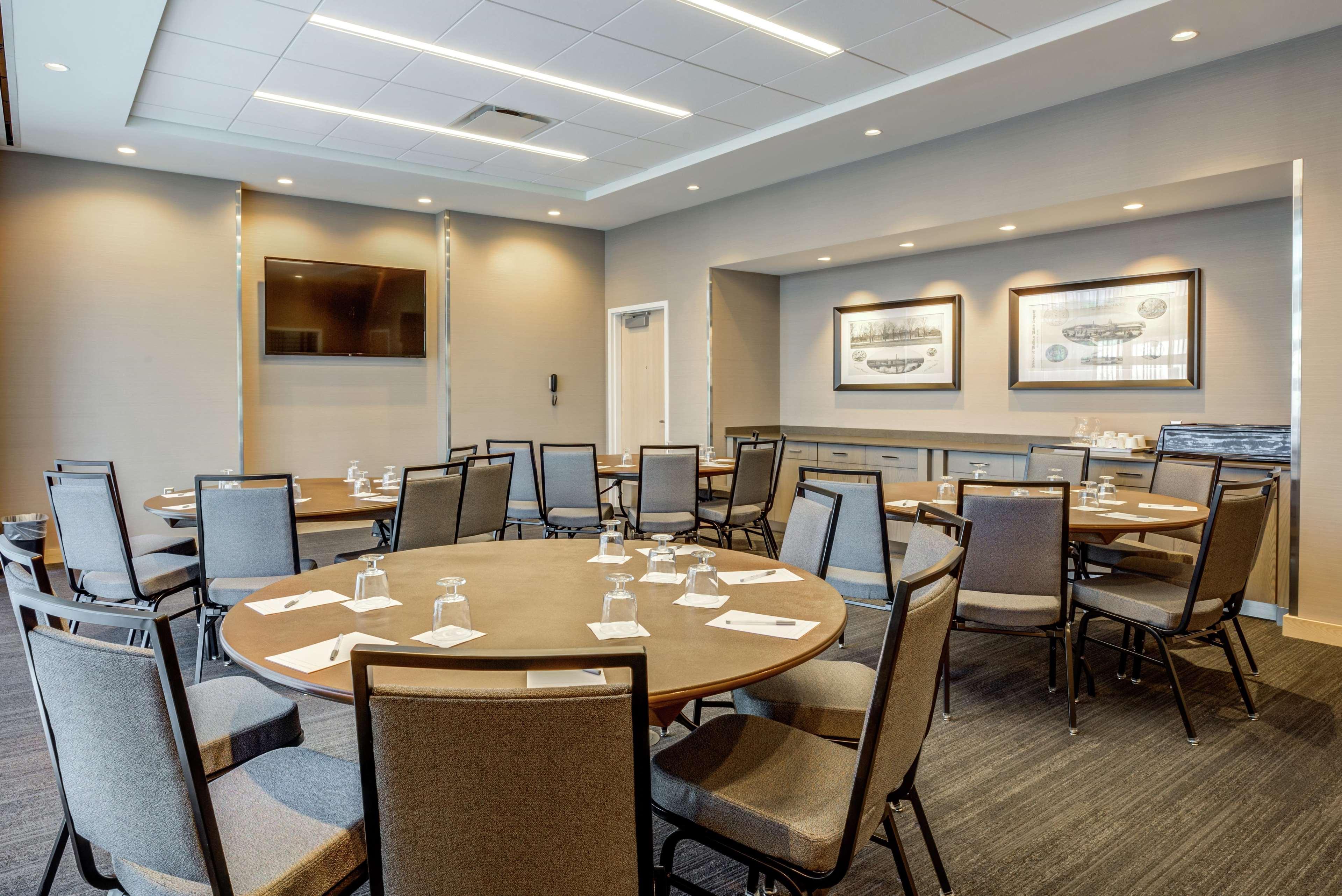 Hampton Inn & Suites Boston/Волтгем Екстер'єр фото