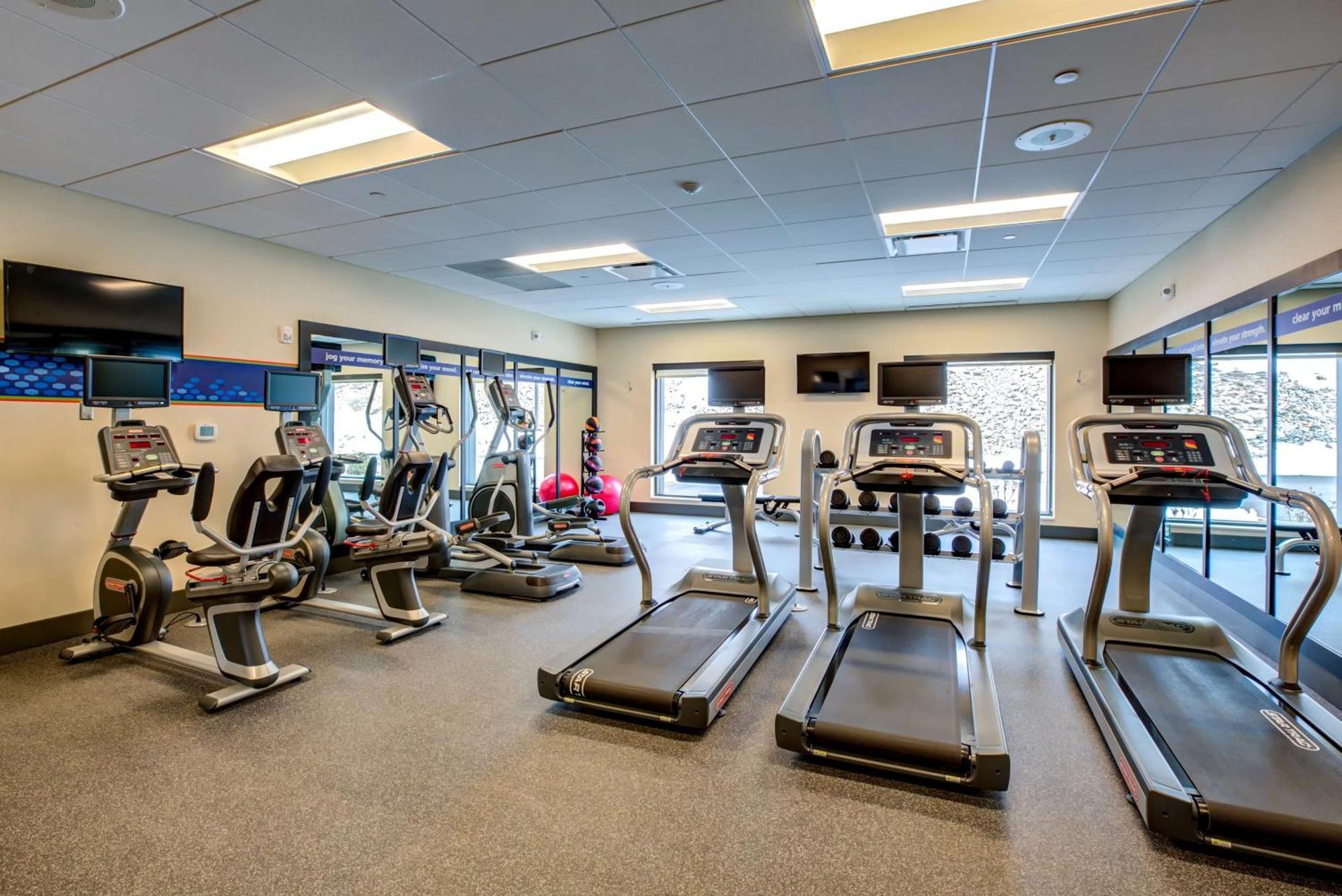 Hampton Inn & Suites Boston/Волтгем Екстер'єр фото