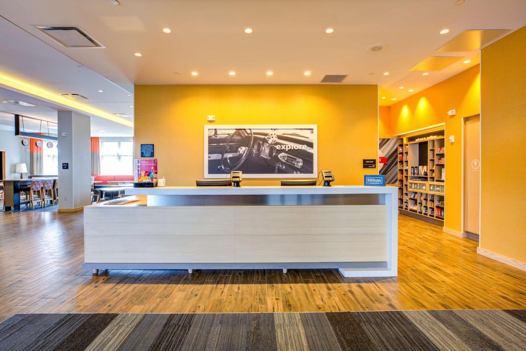 Hampton Inn & Suites Boston/Волтгем Екстер'єр фото
