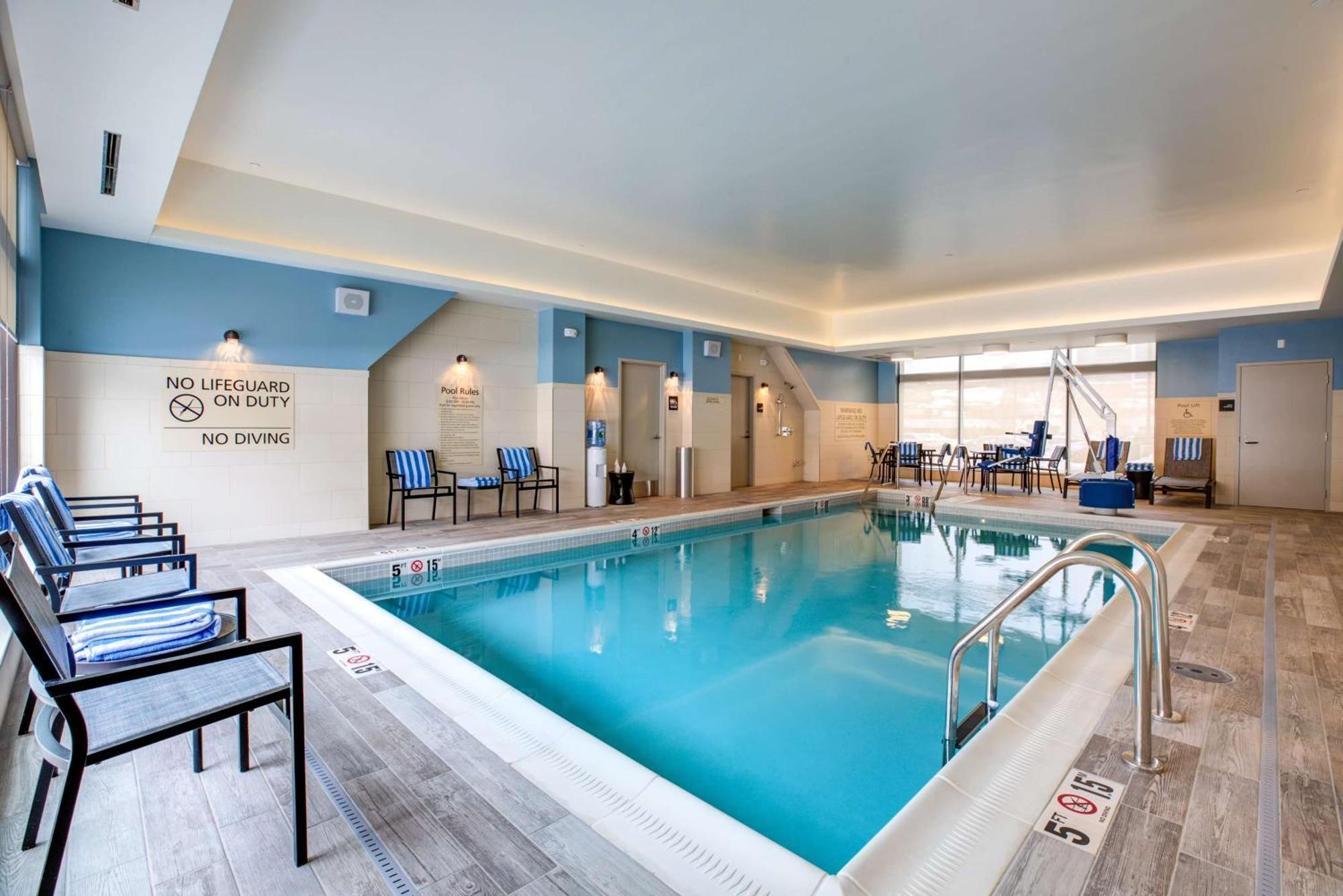 Hampton Inn & Suites Boston/Волтгем Екстер'єр фото
