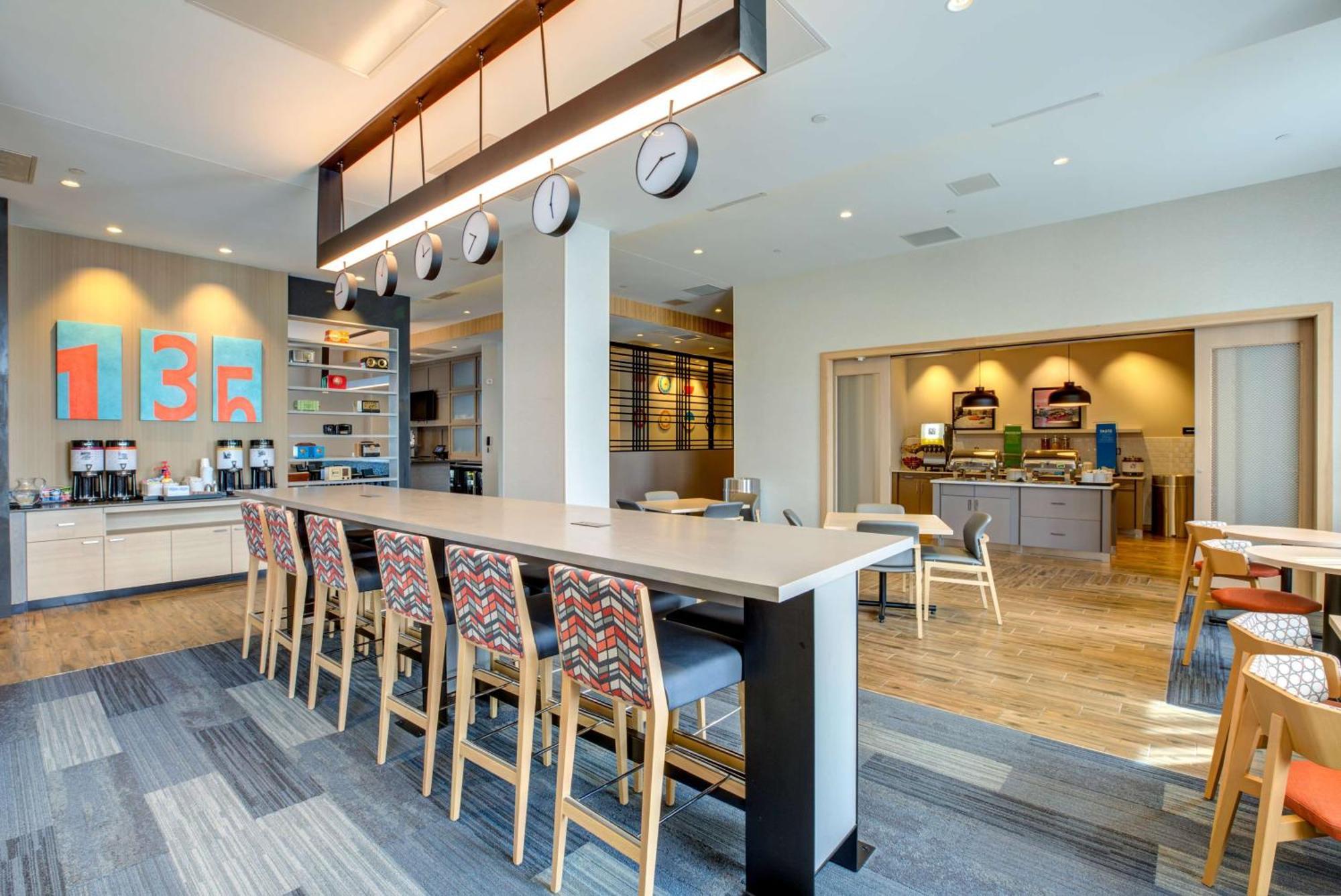 Hampton Inn & Suites Boston/Волтгем Екстер'єр фото